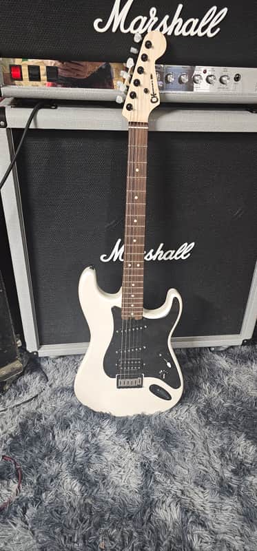 Charvel Jake E Lee Signature Pro-Mod So-Cal Style 1 HSS HT RW 2022 - Present - Pearl White