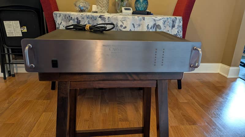 Carver M-1.0t stereo power amplifier