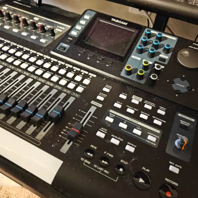 TASCAM DP-32SD 32-track Digital Portastudio 2014 - Present - Black image 3
