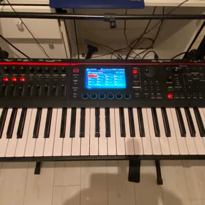 Roland FANTOM-07 76-Key Workstation Keyboard 2022 - Present - Black