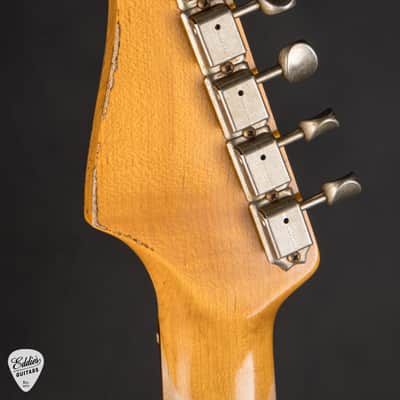 2023 - Fender Custom Shop 1961 Stratocaster Heavy Relic - Aged Ocean Turquoise Over 3-Color Sunburst image 8