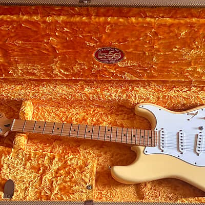 Fender Stratocaster 2020 - Butter Cream Yellow image 1