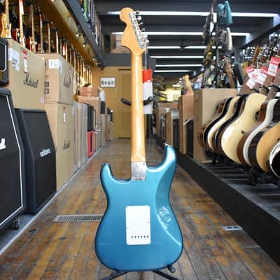 Fender Vintera III Late '60s Stratocaster Ocean Turquoise w/Padded Gig Bag image 6