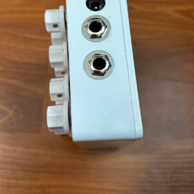 Keeley Caverns Reverb / Delay V2 2017 - Present - White image 5