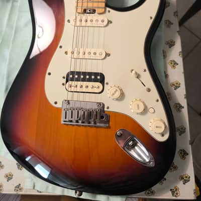 Fender American Elite Stratocaster HSS Shawbucker with Maple Fretboard 2016 - 2019 - 3-Color Sunburst image 9