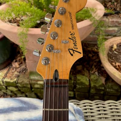 Fender Stratocaster 2010s - Surf Green, Rosewood Fingerboard image 3