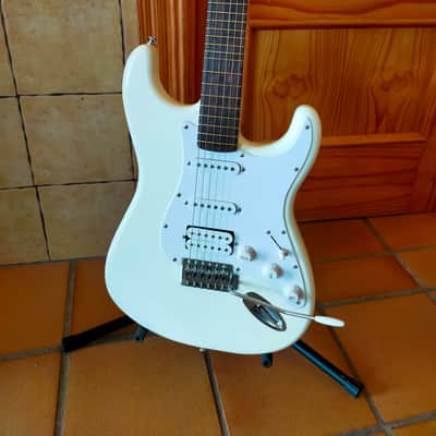 Microtonal Fender Squier Strat image 3