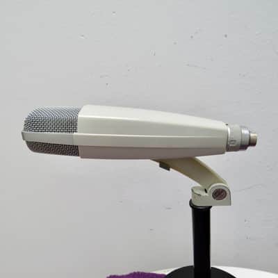 Sennheiser MD 421-N Cardioid Dynamic Microphone image 2