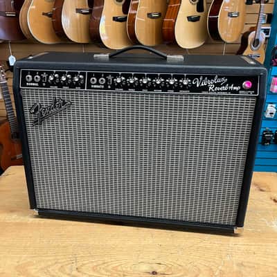 Fender 68 Custom Vibrolux Reverb Reissue Guitar Tube Combo Amp w/Footswitch & G10 Greenbacks image 2