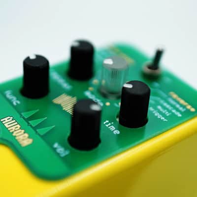 Bananana Aurora 8-Mode Pitch Shift Delay Pedal image 3
