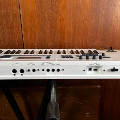 Roland JUNO-DS 61 61-key Synthesizer Special Edition White w/ gig bag juno-ds61w image 8