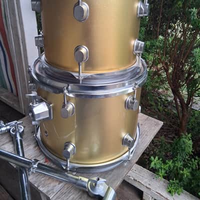 ddrum D2 10" and 12" toms with suspension rods image 2