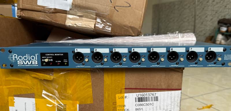 Radial SW8 – 8-Channel Auto-Switcher, worldwide shipping image 1