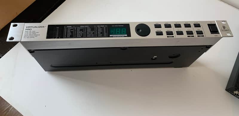 Behringer Virtualizer Pro DSP2024P 24-Bit Multi-Engine Effects