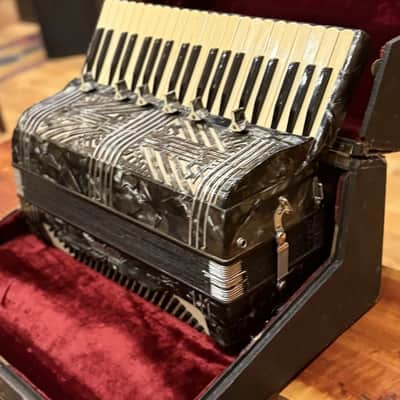 Vintage 120 Bass Full Size Harmonium Piano Accordion Black MOP With Case image 4