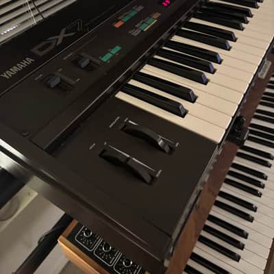 *Includes ROM3 Cartridge* Yamaha DX7 Programmable Algorithm Synthesizer 1983 - 1987 - Black