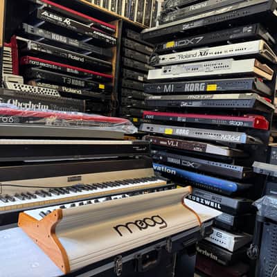 Moog Subsequent 37 Analog Synth /keyboard 37 key MINT ARMENS