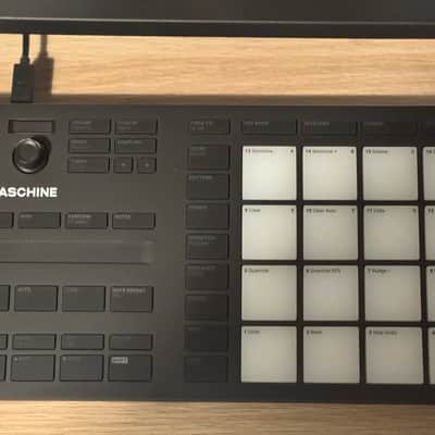 Native Instruments Maschine Mikro MKIII | Reverb