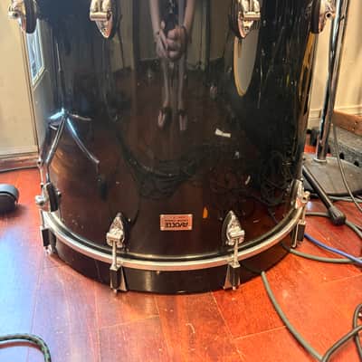 Ayotte Custom Piano black gloss wood hoop maple drum kit 22/12/14/16 image 5