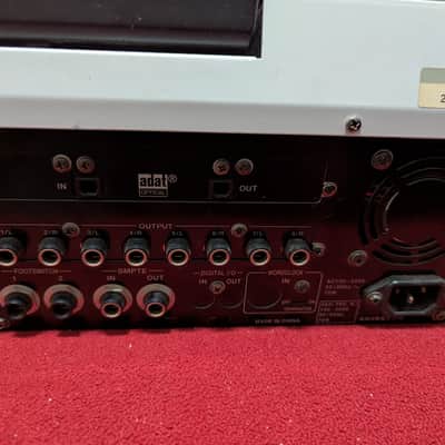 Akai MPC4000 Music Production Center image 5