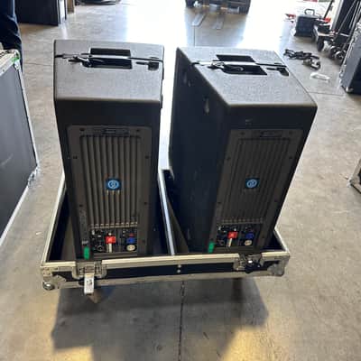 JBL VRX932LAP 12" 2-Way Powered Compact Line Array Speaker  - Pair with Road Case image 3