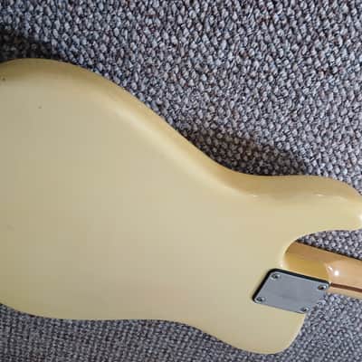 Fender Bullet Single Cutaway with Rosewood Fretboard 1981 - 1982 - Ivory image 12