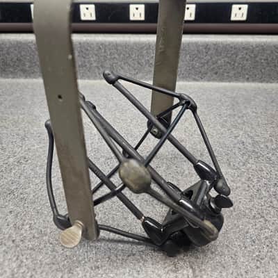 Electro-Voice Microphone Shock Mount for RE Series Microphones image 5