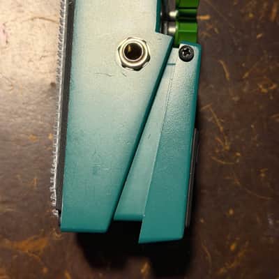 Boss TR-2 Tremolo (Silver Label) 1997 - Present - Green image 4