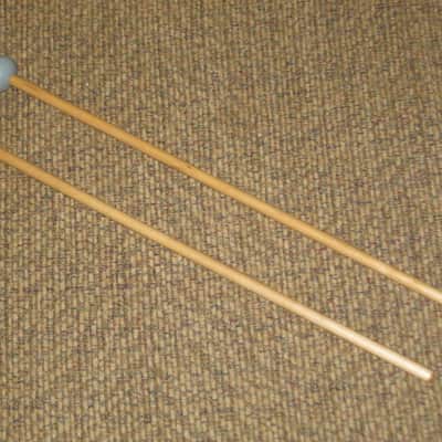 one pair of new old stock near A+ Mike Balter MB6B (6B) Hard Keyboard Mallets - 1" diameter Oval Gray Rubber HEADS and Natural Birch HANDLES (for Xylophone, Bells) mid to late 1990s (+ packaging) Unwound Series image 9