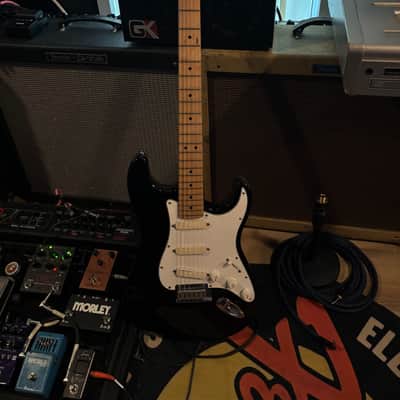 Fender Strat plus Deluxe 1988 - Black image 1
