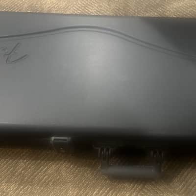 Fender American Series VG Stratocaster with Rosewood Fretboard 03/2007 - Black with hard Fender case image 12