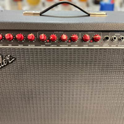Fender Princeton Chorus Red Knob with Footswitch - Pre Owned *Pickup Only* image 2