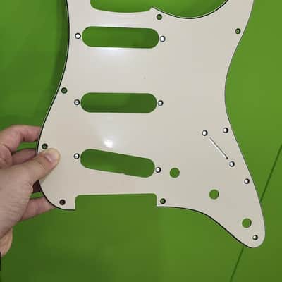 Standard Stratocaster SSS Electric Guitar Pickguard Start Pickguard Scratch Plate for Fender USA/Mexican Model Style 11-Hole (Cream 3-ply) image 4