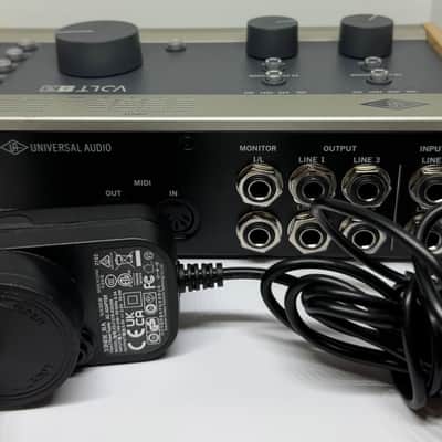 Universal Audio Volt 476 USB-C Audio Interface | 4-In/4-Out | 76 Compressor | Complete w/ Power Supply image 7
