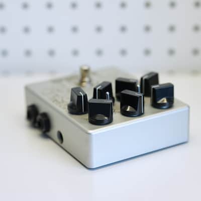 Darkglass Electronics Ltd Microtubes B7K Joker Bass Preamp Pedal image 4