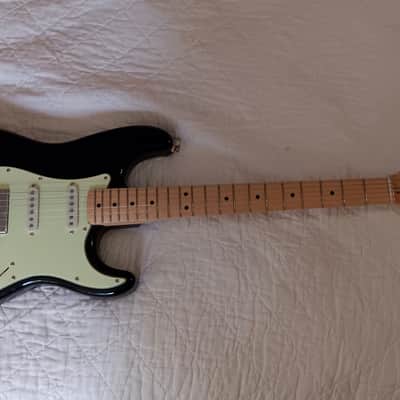 Fender Vintera '70s Stratocaster with Maple Fretboard - Fender American Body HSS (Hardshell Case) 2019 - Black image 4