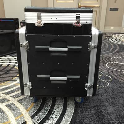 Gator Rack Case with raisable rack for mixing board 2010s - Black image 3