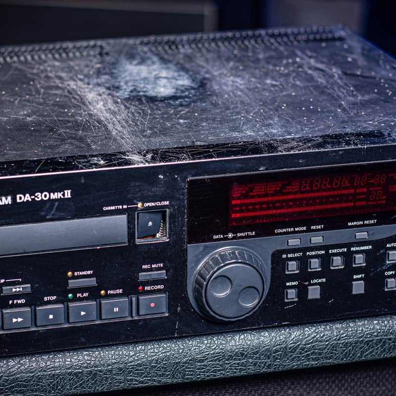 1990s TASCAM DA30 MKII DAT recorder rack mount Black
