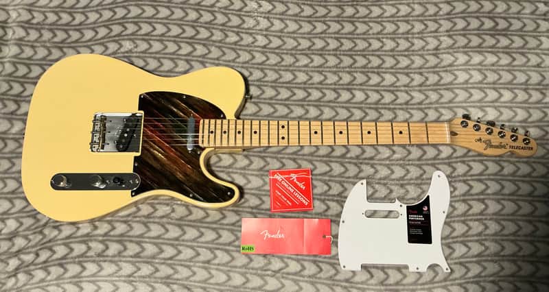 Fender American Performer Telecaster with Maple Fretboard 2018 - Present - Vintage White