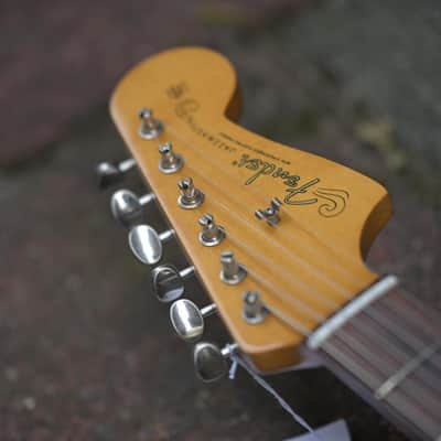 Fender Limited Edition Vintera II Road Worn 50s Jazzmaster- 3-Color Sunburst(4) image 9