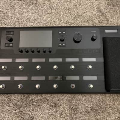 Line 6 Helix Multi-Effects Guitar Pedal & bag image 3