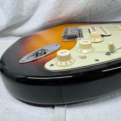 Fender Stratocaster HSS Guitar - Upgraded Electronics / Pickups - MIM Mexico 2004 - 3-Color Sunburst / Maple neck image 15