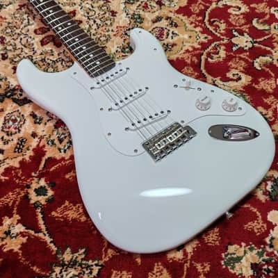 *NEW IN BOX* 2026 Fender Japan Artist Series, Limited Edition JUKJAE Stratocaster Baggy Olympic White, Fender Flagship Tokyo Store Exclusivity 🔥 image 11