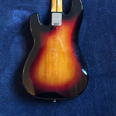 Squier Classic Vibe '60s Precision Bass 2023 - 3-Color Sunburst image 5