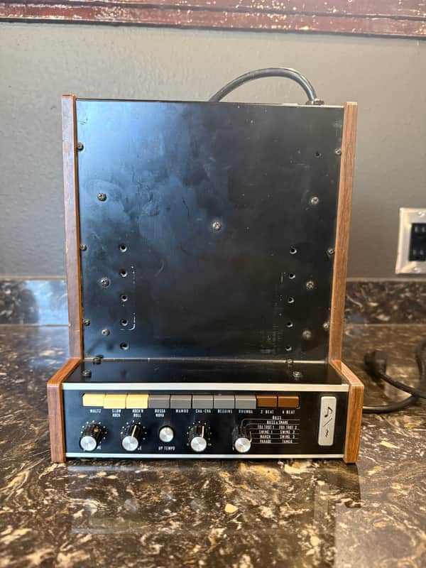 Roland TR-33 / Rhythm 33 Drum Machine
