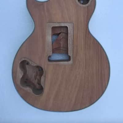 LP Les Paul Style Guitar Mahogany Body and Neck, Maple Fingerboard, Locking Bridge image 6