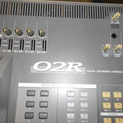 Yamaha 02r Digital Mixing Console, W/roadcase - 2004 - Grey image 2