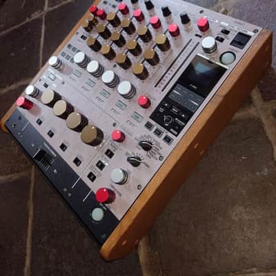 Pioneer DJM-900NXS2 4-channel DJ Mixer with Effects 2010s - image 3