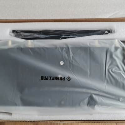 Phenyx Pro Wireless Microphone System image 3
