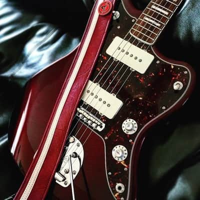 Couch Dark Red With White Vinyl Racer X Guitar Strap image 6
